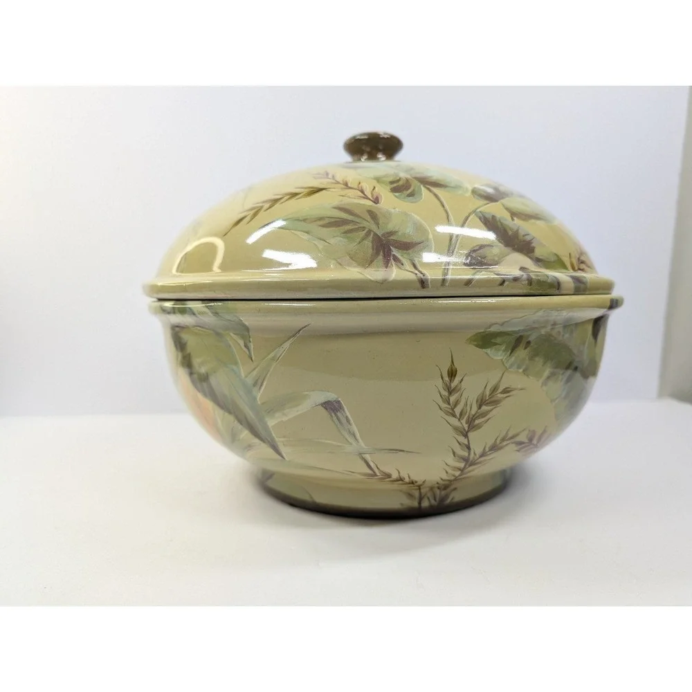 Palm design bowl/ casserole with lid‎